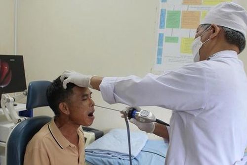 Gia Lai: Uống nước suối rừng, người đàn ông bị con vắt dài 8cm ký sinh trong mũi