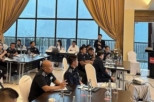 Hải quan Việt Nam giúp Hải quan Lào nâng cao năng lực chống buôn lậu
