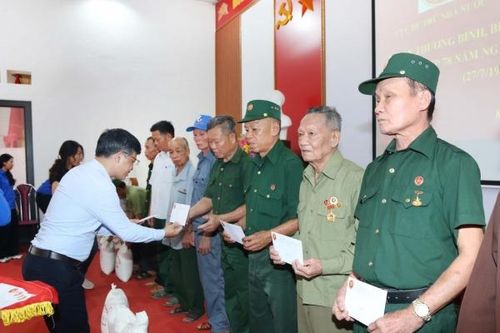 Cục Dự trữ Nhà nước tri ân thương binh, bệnh binh và gia đình liệt sĩ tại xã Khả Cửu