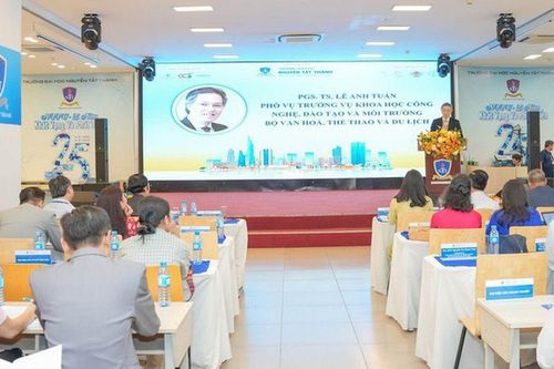 Tìm giải pháp về khai thác giá trị văn hóa trong phát triển sản phẩm du lịch đặc thù
