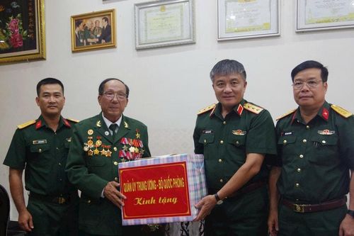 Đoàn quân ủy Trung ương - Bộ quốc phòng tổ chức các hoạt động tri ân tại Quảng Trị