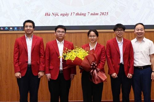 Học sinh Việt Nam đoạt Huy chương Vàng tại Olympic Sinh học Quốc tế 2025