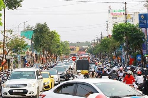 Huế triển khai đồng bộ các giải pháp tháo gỡ tình trạng ùn tắc giao thông đang gia tăng