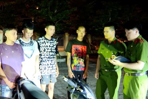 Khởi tố nhóm thanh thiếu niên gây rối trật tự công cộng
