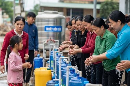 Cảnh báo bệnh thương hàn bùng phát sau mưa lũ