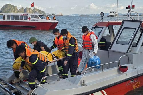 Quảng Ninh: Tìm thấy nạn nhân cuối cùng trong vụ lật tàu du lịch ở Hạ Long