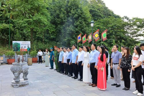 Ban Nội chính Trung ương dâng hương tưởng niệm Đại tướng Võ Nguyên Giáp tại Sơn La
