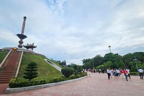 Tháng Bảy, về miền 'đất lửa' để tưởng nhớ, tri ân