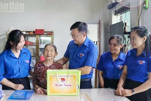 Giữ lửa truyền thống - tri ân bằng những việc làm thiết thực