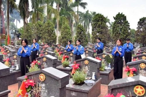 Học viện Tài chính: Tri ân người có công, tưởng nhớ anh hùng thương binh liệt sĩ