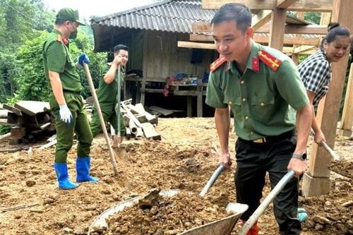 Lực lượng công an hỗ trợ xóa hàng nghìn nhà tạm, nhà dột nát trong 6 tháng đầu năm 2025