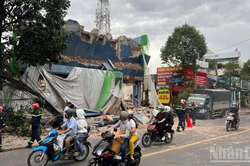 Đồng Nai: Mất an toàn khi tháo dỡ rạp Thanh Bình, gây sự cố về viễn thông, điện
