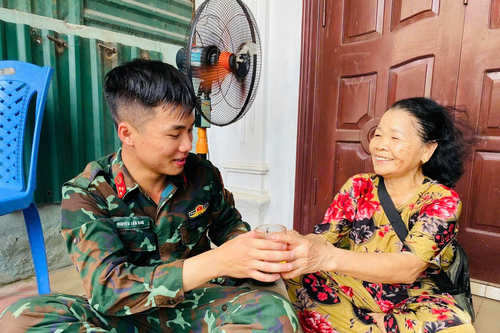 Lữ đoàn 134 (Binh chủng Thông tin liên lạc): Chú trọng làm tốt công tác dân vận trong thi công tuyến cáp