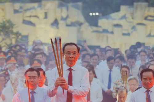 Thắp sáng ngọn lửa tri ân tại Đặc khu Côn Đảo