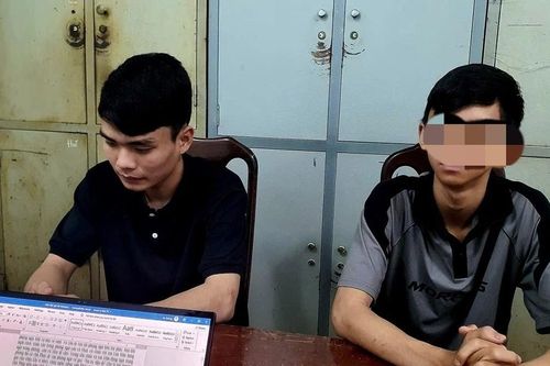 Bị nhắc vì mở nhạc to, 2 thanh niên dùng dao đâm người trọng thương