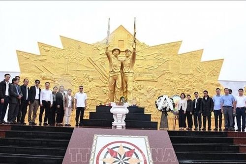 Người Việt tại Lào lan tỏa hoạt động tri ân các anh hùng, liệt sĩ
