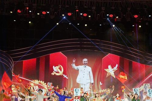 TP Hồ Chí Minh tri ân các anh hùng liệt sĩ tại Côn Đảo