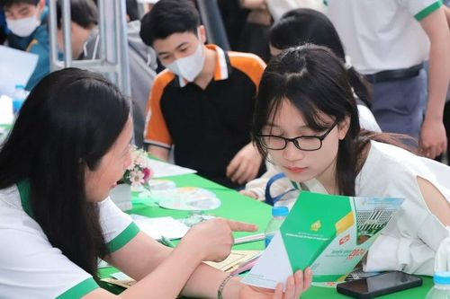 Lệ phí xét tuyển đại học mỗi trường thu một kiểu, vì sao?