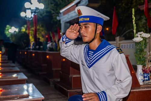 Tiếp nối di sản tinh thần bất khuất của cha ông