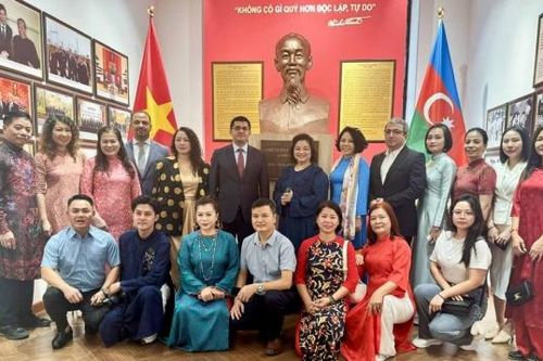 Giao lưu văn hóa Việt Nam - Azerbaijan tại trường Đại học Dầu mỏ và Công nghiệp Quốc gia Azerbaijan