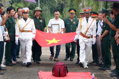 Có những cuộc tri ân không lời, nhưng là cả một đời khắc ghi