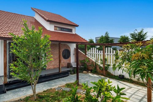 Gia đình ở Đà Nẵng làm ngôi nhà đẹp lạ 'chẳng giống ai', nhìn như tranh vẽ