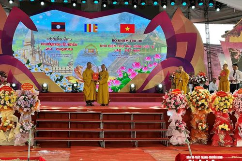 Phó trưởng Ban Thường trực Ban Trị sự Giáo hội phật giáo Việt Nam tỉnh Nghệ An trụ trì chùa Santiphab Phonsavanh tại Lào