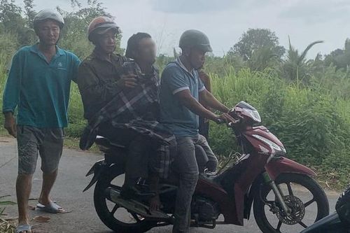 Video hy hữu nam thanh niên đột nhập nhà dân, lục tung đồ rồi nằm ngủ trên giường