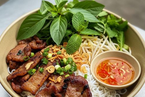 Thói quen sai lầm khi ăn bún chả vào buổi sáng ít ai biết đến