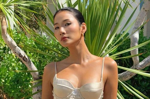 Hoàng Thùy phản pháo tin đồn 'hết thời'