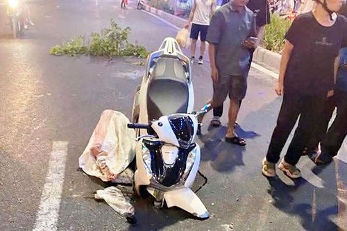 Đã tìm ra nguyên nhân xe máy SH bất ngờ sụp hố sâu giữa phố Trường Chinh, Hà Nội