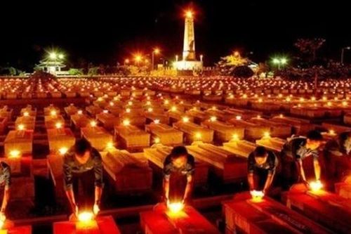 'Thân hy sinh thơm đất, thơm trời'