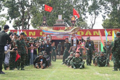 'Thanh niên tiên tiến làm theo lời Bác'