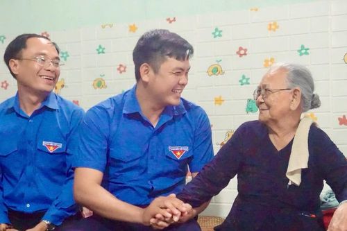 Tuổi trẻ Gia Lai uống nước nhớ nguồn, tri ân người có công