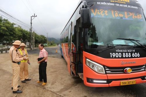 Kiểm soát chặt chẽ phương tiện vận tải trên quốc lộ 19