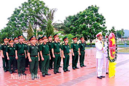 Lực lượng vũ trang tỉnh Ninh Bình với nhiều hoạt động tri ân các anh hùng liệt sĩ, người có công