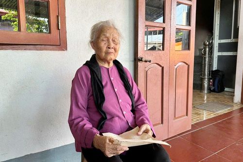 Những mùa trăng lặng lẽ