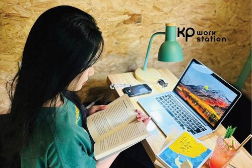 Giới trẻ tránh nóng tại workstation