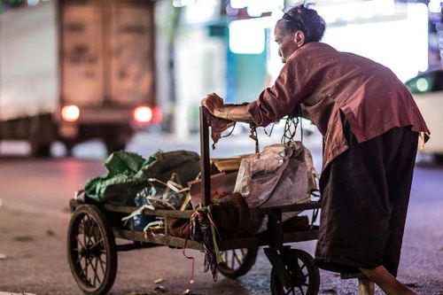 Nắng đường mưu sinh