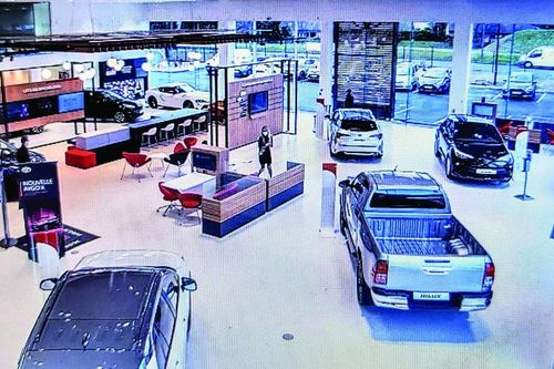 Kinh doanh ô tô gặp khó những tháng cuối năm