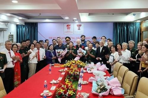 Đại học Texas - Hoa kỳ trao hồ sơ chứng tích chiến tranh cho Việt Nam