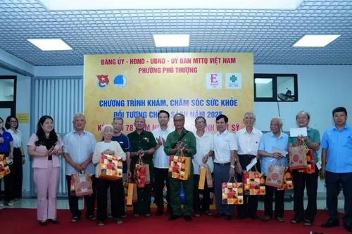 Phường Phú Thượng tri ân các gia đình thương binh, liệt sĩ