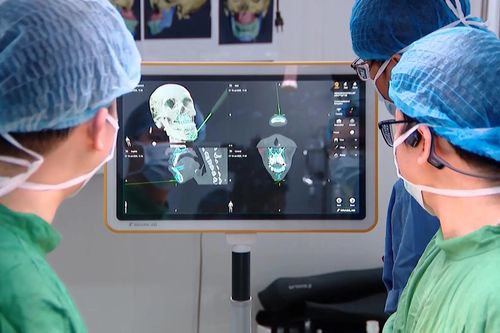 Định vị phẫu thuật - bước tiến trong điều trị răng hàm mặt