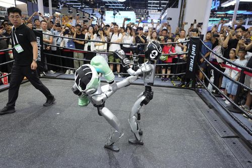 Công nghệ 27/7: Robot 'đổ bộ' Thượng Hải, màn trình diễn lớn chưa từng có