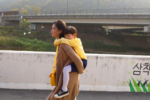 Nhạc sĩ Hàn Quốc viết nhạc phim 'Mang mẹ đi bỏ'