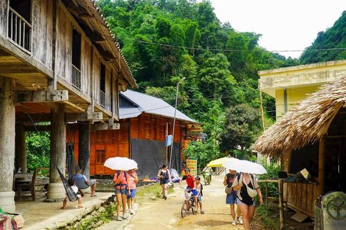 Bản nghèo 'chuyển mình' nhờ du lịch cộng đồng