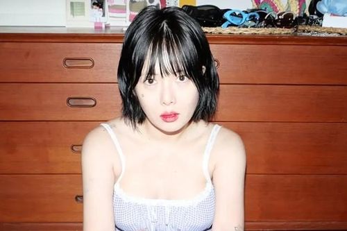 HyunA đăng ảnh bán khỏa thân, bị phản ứng dữ dội