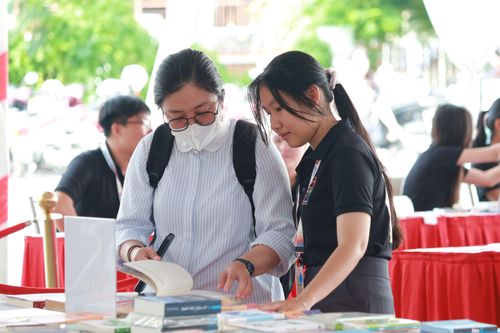 Những người trẻ chung tay làm nên hội sách Mơ Hỏi Mở 2025