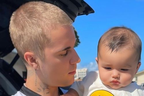 Album 'Swag' của Justin Bieber: Bước chuyển mình khôn ngoan
