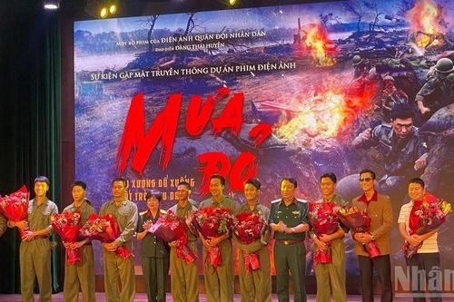 'Mưa đỏ' công bố tạo hình các nhân vật
